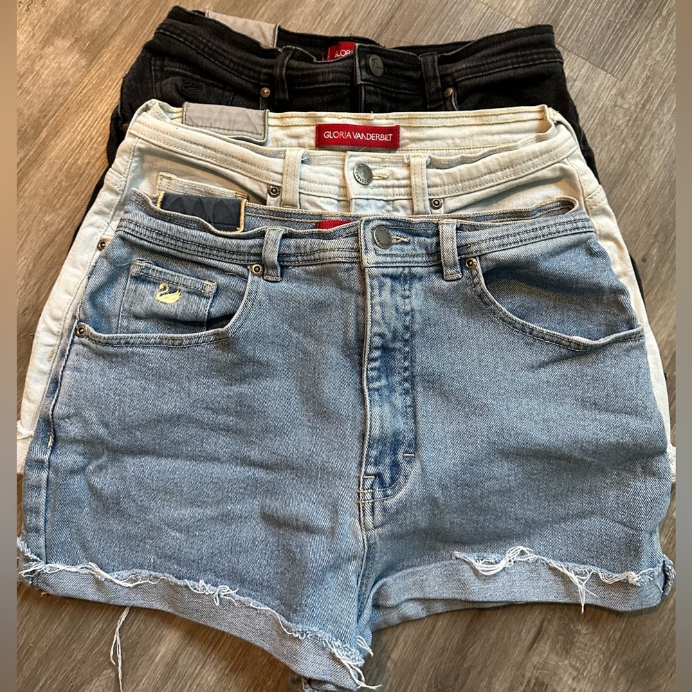 Gloria Vanderbilt High Waisted Shorts